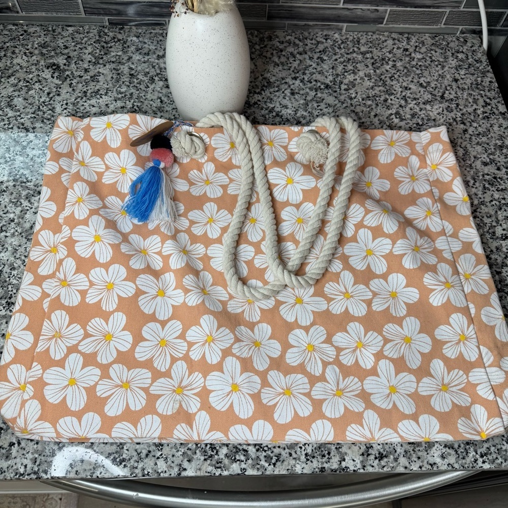 Eccolo | NWT Floral Peach Tote Bag For Summer